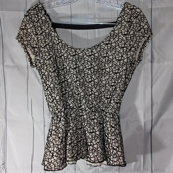 Charlotte Russe sleeveless y2k shirt with bow on the back - Picture 1 of 6